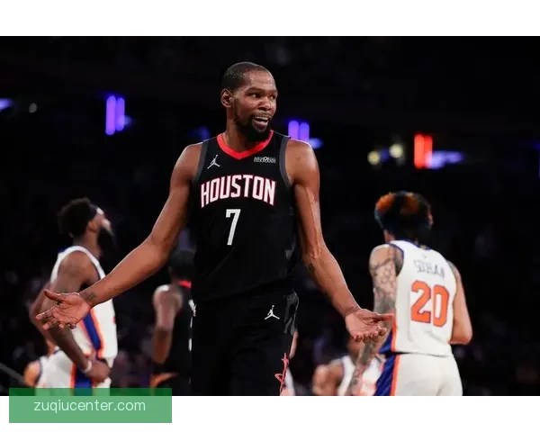 杜兰特三节高效砍下25分火箭五连胜轻取爵士阿门误伤小史密斯引关注